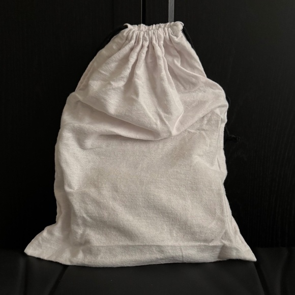 Marc by Marc Jacobs Neutral-Toned Crossbody Bag w/ Black Card Case Wallet - Picture 6 of 6